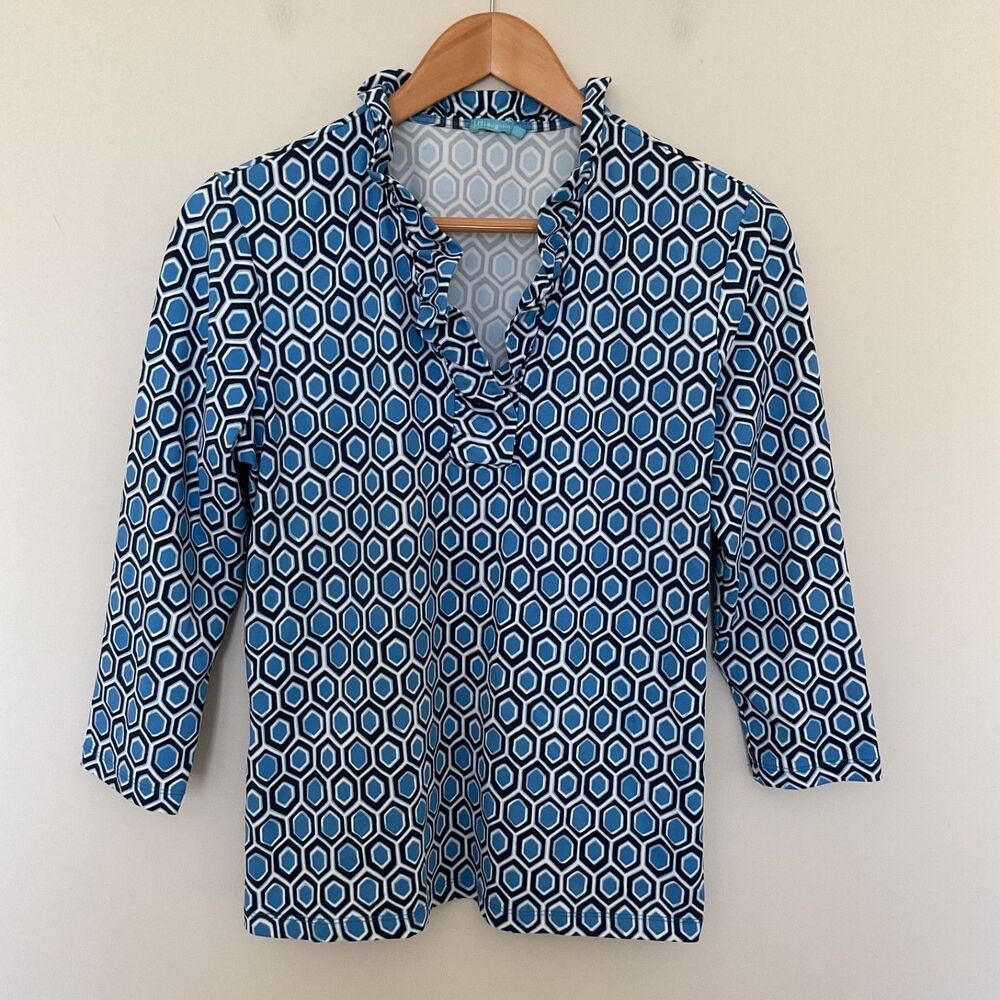 J.McLaughlin Durham Ruffle Neck Top Sz L Catalina Cloth Blue Geometric Honeycomb